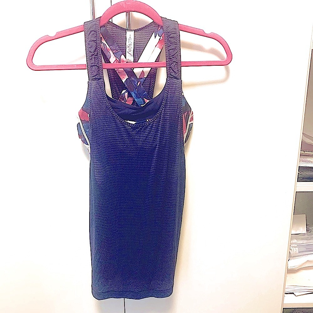 Lululemon workout top with built in bra